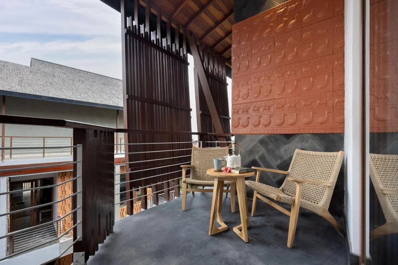 Mokko Suites Batubelig Canggu  4*, Canggu (Bali)