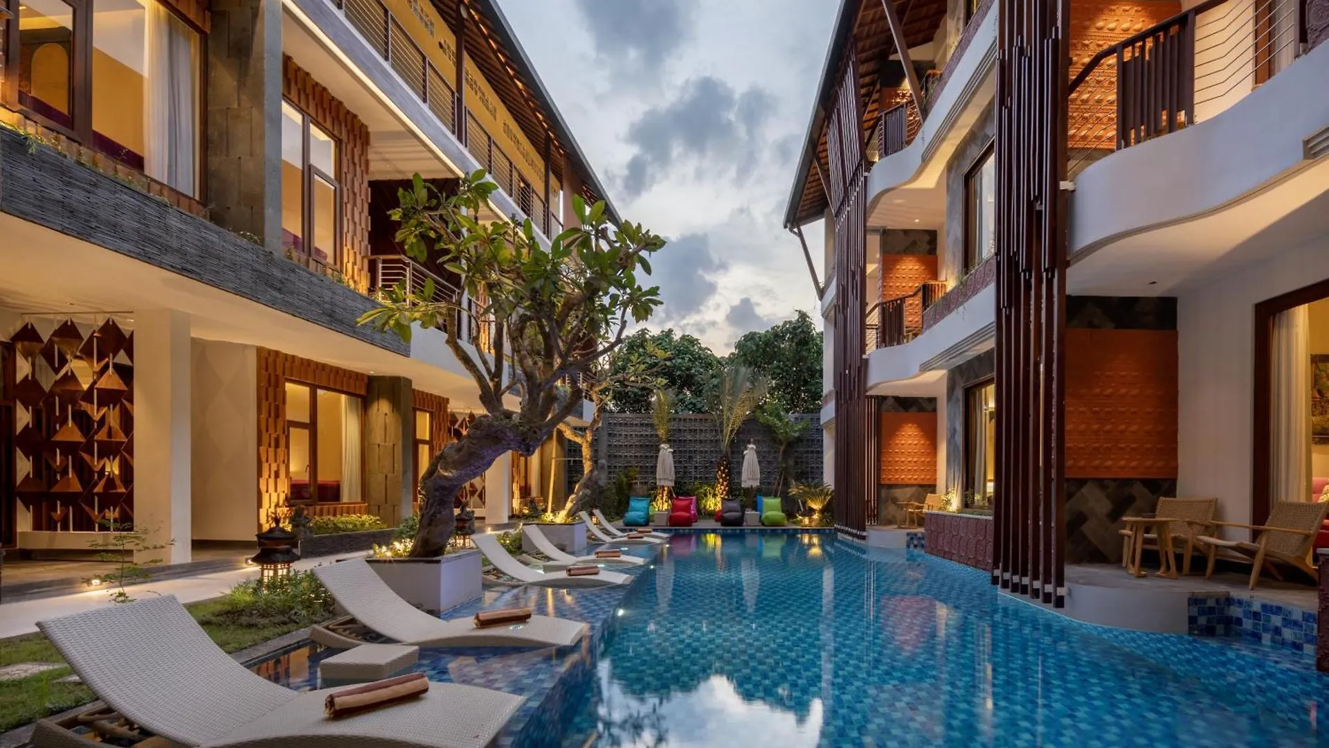 Hotel Mokko Suites Batubelig Canggu