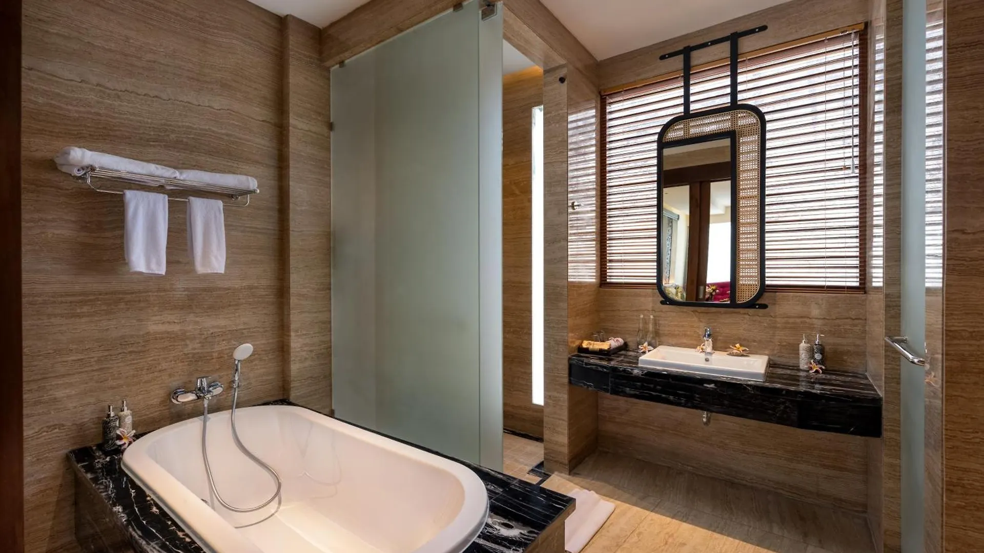 Hotel Mokko Suites Batubelig Canggu